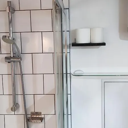 Hébergement de vacances Maison Bord De Mer Vieux Chapus + Dépendance *
